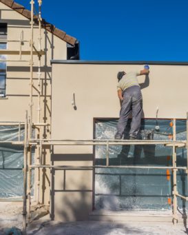 Travaux d'enduit sur maison